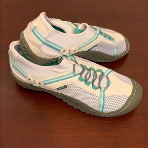 J-41 Adventure On Shoes